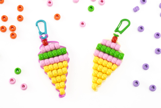 pony beads glace - Manualidades para fabricar tus llaveros - 10doigts.fr
