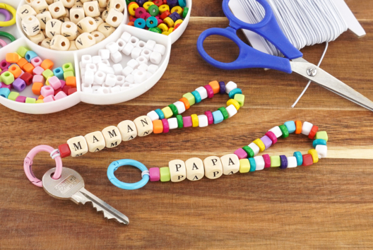 llavero fiesta de las madres fiesta de los padres - Actividades manuales para fabricar tus llaveros - 10doigts.fr