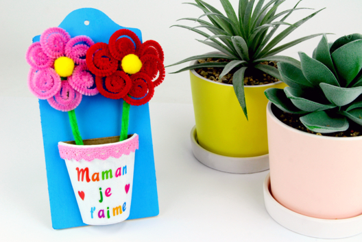 macetas de flores limpiapipas Día de las Madres - Manualidades día de la madre - 10doigts.fr