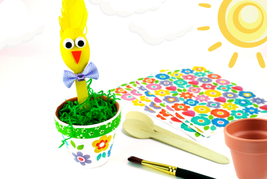Chick with a Wooden Spoon - 1 - DIY Easter Crafts - 10doigts.com - DIY Easter Crafts - 10doigts.fr