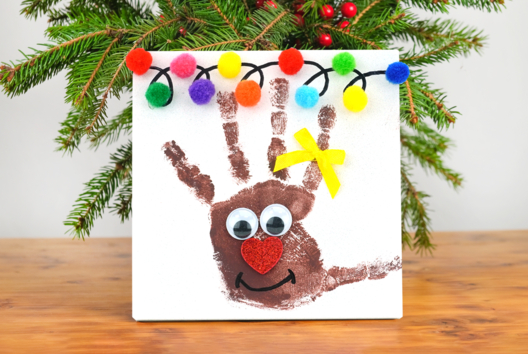 Handprint Christmas Reindeer - 1 - Christmas Character Crafts - 10doigts.com - Christmas Character Crafts - 10doigts.fr