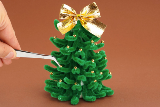 Árbol de Navidad chenille tutorial - Actividades manuales de Navidad - 10doigts.fr