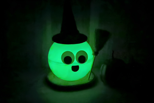 bruja fosforescente halloween DIY niños - Actividades manuales Halloween - 10doigts.fr - 2