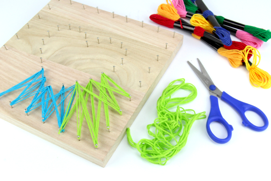 Multicolored Heart String Art - 3 - Mother's Day Crafts - 10doigts.com - Mother's Day Crafts - 10doigts.fr - 2