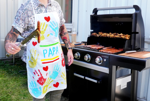Handprint Apron - 1 - Father's Day Crafts - 10doigts.com - Father's Day Crafts - 10doigts.fr