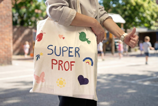 Tote bag "Super Teacher" - 1 - Craft Activities for Teachers, ATSEM, AESH, Nannies... - 10doigts.com - Craft Activities for Teachers, ATSEM, AESH, Nannies... - 10doigts.fr