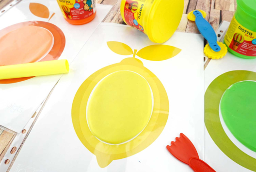 Modeling Clay Fruits - 3 - Arts and Crafts for Under 3 Years - 10doigts.com - Arts and Crafts for Under 3 Years - 10doigts.fr - 2