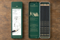 Castell 9000 Graphite Pencils, Metal Box of 6 (HB to 8B) - Graphite Pencils and Leads for Drawing - 10doigts.fr