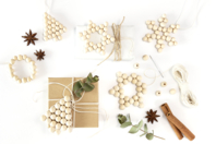 colgantes navideños en abalorios - Suspensiones y decoración mural - 10doigts.fr