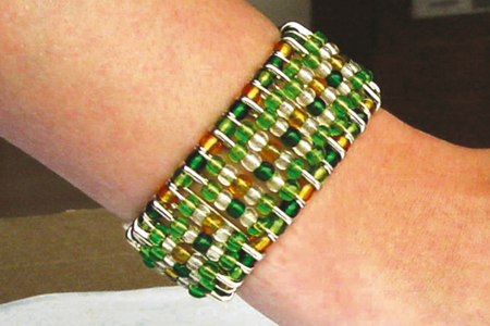 Pulsera con alfileres de seguridad: Idea Creativa - Broches – 10doigts.fr