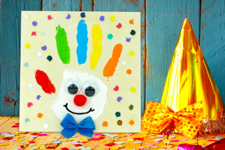 Clown Handprint Canvas - 2 - Carnival, Mardi Gras Crafts - 10doigts.com - Carnival, Mardi Gras Crafts – 10doigts.fr