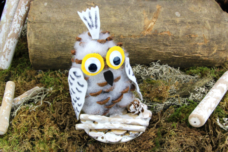 White Owl with a Pine Cone - 1 - Animal Crafts: Our Creative Ideas for Children - 10doigts.com - Animal Crafts: Our Creative Ideas for Children – 10doigts.fr