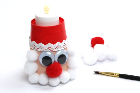Illuminated Santa Claus with a Paper Cup - 2 - Christmas Crafts - 10doigts.com - Christmas Crafts – 10doigts.fr