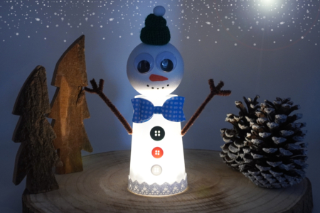 muñeco de nieve luminoso vaso niño - Actividades manuales de Navidad – 10doigts.fr