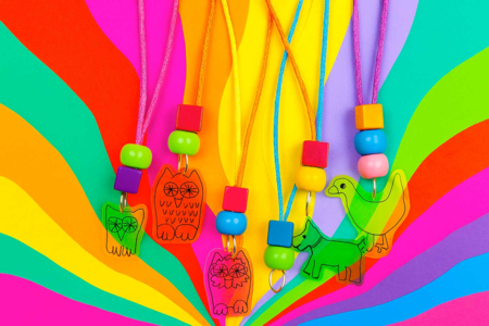 Cute Magic Plastic Necklaces - 3 - Shrink Plastic Crafts: The Magic Paper That Shrinks and Becomes Solid - 10doigts.com - Shrink Plastic Crafts: The Magic Paper That Shrinks and Becomes Solid – 10doigts.fr