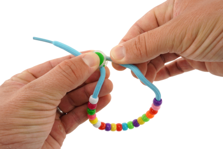 detalle Kit creativo 12 pulseras: Cintas, cierres y cuentas para niños - Kits Joyas – 10doigts.fr
