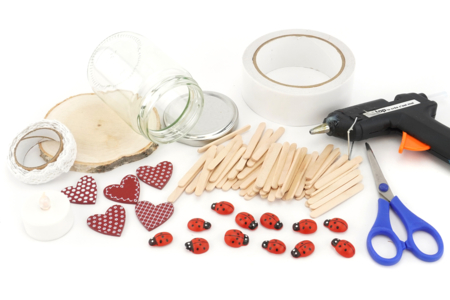 Heart Lantern and Wooden Sticks - 2 - Mother's Day Crafts - 10doigts.com - Mother's Day Crafts – 10doigts.fr