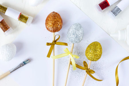 huevos pailletes glitter - Huevos de Pascua creativo – 10doigts.fr