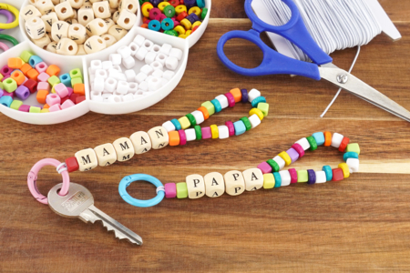 Cuentas cubicas blancas - 250 cuentas - Perlas Colores Opacos – 10doigts.fr