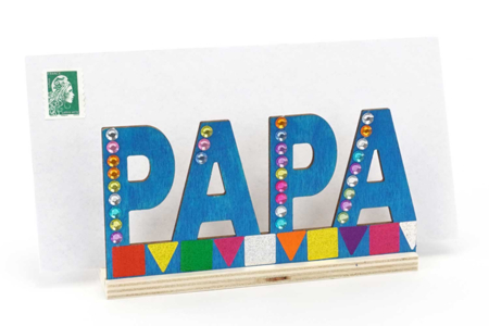 PAPA Wooden Letter Holder - 4 - DIY Gifts for Father's Day – For Dad's Office - 10doigts.com - DIY Gifts for Father's Day – For Dad's Office – 10doigts.fr