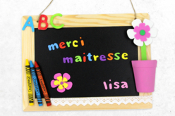 Pizarra « Gracias maestra » - Deco en madera cruda - 10doigts.fr