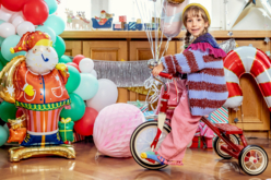 ballon père noël enfant - Ballons, guirlandes, serpentins - 10doigts.fr - 2