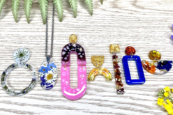 bijoux en résine DIY - Résine - Modelage et moulage - 10doigts.fr - 2