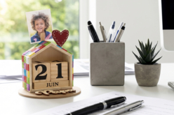 Perpetual Calendar for Father's Day - Wooden Office Items - 10doigts.fr