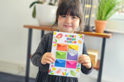 Carte à enveloppes pour la fête des mères - Des gommettes animaux pour créer et apprendre dès la maternelle - 10doigts.fr - 2