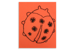 Carte Coccinelle à piquer et à broder - Cartes à gratter, à poinçonner - 10doigts.fr - 2