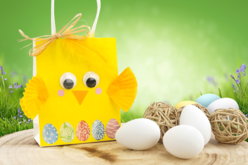 Crear una bolsa para la búsqueda de huevos de Pascua - Papeles de regalo y bolsas - 10doigts.fr