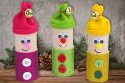 Lutin du Père Noël avec un rouleau en carton - Caoutchouc Mousse - 10doigts.fr - 2