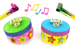 Maracas pour le carnaval - Strass autocollants - 10doigts.fr - 2