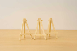 Mini-chevalets en bois - 3 pièces - Chevalets pour enfants et supports d’exposition - 10doigts.fr