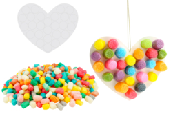 Set de 12 cartes coeurs + 500 flocons de maïs - Activités manuelles avec des flocons de maïs : une matière naturelle et ludique - 10doigts.fr