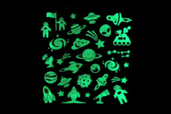 stickers phosphorescents espace fusée - Gommettes phosphorescentes : faites briller vos créations dans l'obscurité - 10doigts.fr - 2