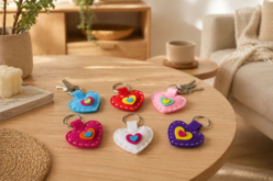 Kit llavero corazones fieltro - 6 unidades - Kits Mercerie - 10doigts.fr