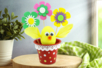Pollito pequeño en una maceta de flores - Huevos de Pascua creativo – 10doigts.fr