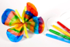 Butterflies with Diffuser Paper and Markers - 2 - Craft Activities for All Ages: Gluing and Folding - 10doigts.com - Craft Activities for All Ages: Gluing and Folding – 10doigts.fr