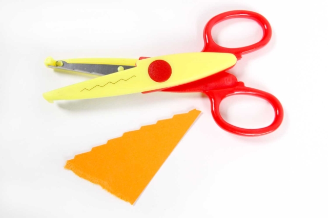Decorative Scissors - 6 Pieces - 4 - Scissors - 10doigts.com - Ciseaux scolaires et créatifs : enfant, gaucher, couture et ciseaux cranteurs - 10doigts.fr