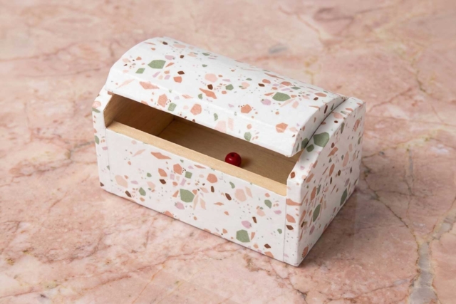 Small Wooden Box - 7 x 4 cm - 2 - Wooden Boxes - 10doigts.com - Boîtes en bois à décorer - 10doigts.fr