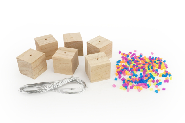 Heart Sculpture Kit with Fuse Beads - 6 Pieces - 2 - Parent's Day Kits - 10doigts.com - Kits fête des parents - 10doigts.fr