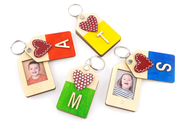 Llavero foto con inicial - Bijoux et porte-clés en bois à décorer - 10doigts.fr