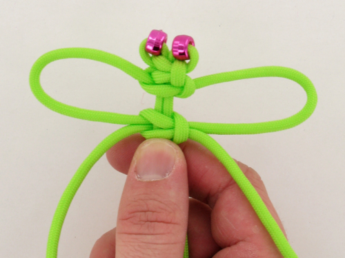 Llavero libélula en paracord