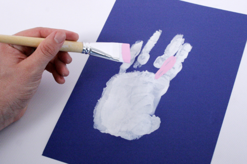 Conejo de Pascua huella de mano