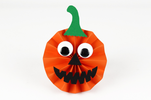 Pequeñas calabazas de papel