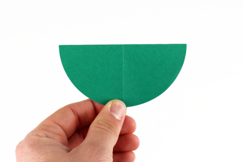 Pequeños árboles de papel