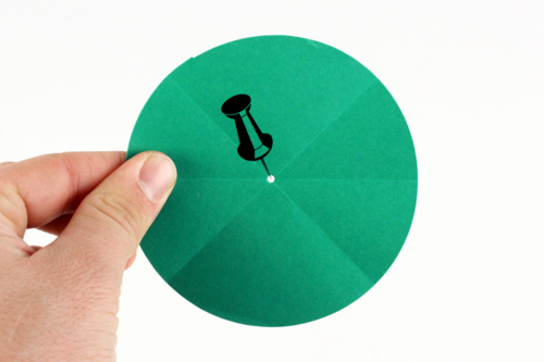 Pequeños árboles de papel