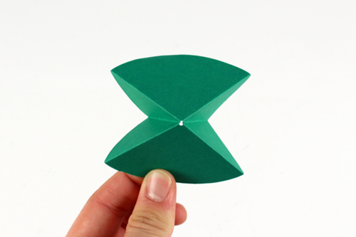 Pequeños árboles de papel