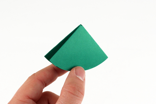 Pequeños árboles de papel